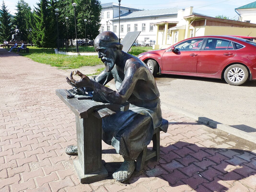 Скульптура ювелира-кустаря в Костроме - Лидия Бусурина