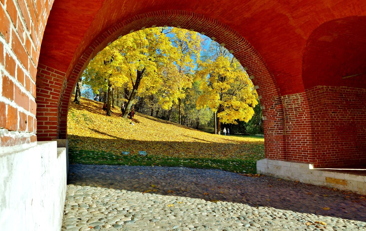 ОСЕНЬ В ЦАРИЦЫНО - АЛЕКСАНДР 