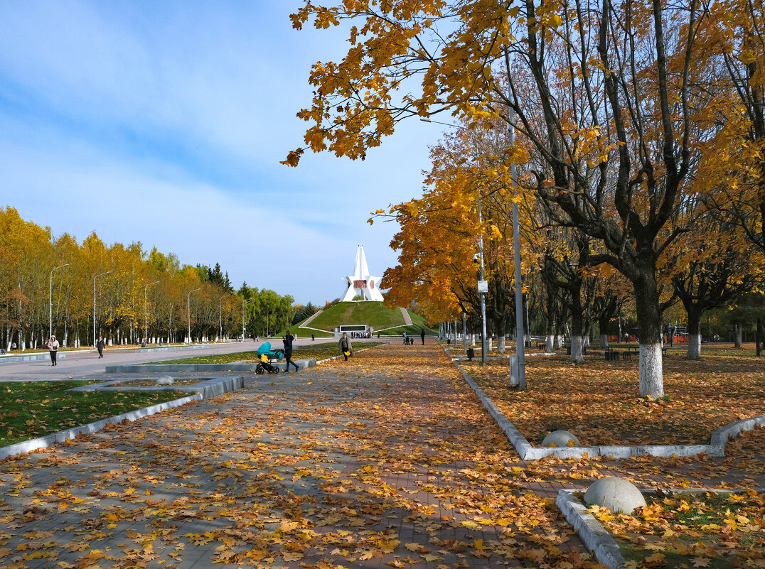Октябрь в парке Соловьи - Евгений 