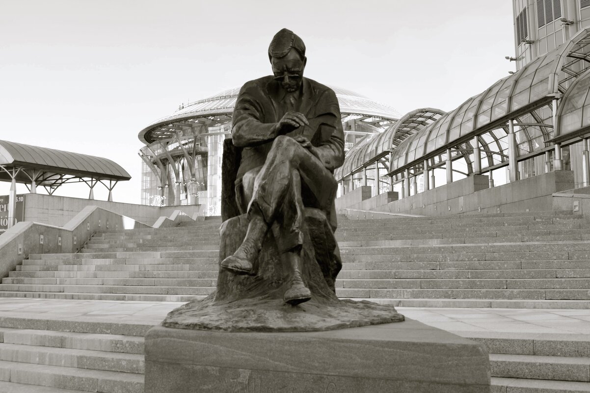 Памятник Дмитрию Шостаковичу. - Татьяна Помогалова