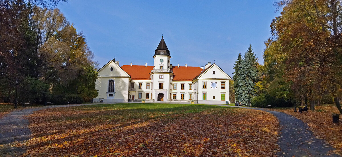 Дворец поздней осенью - Roman Ilnytskyi