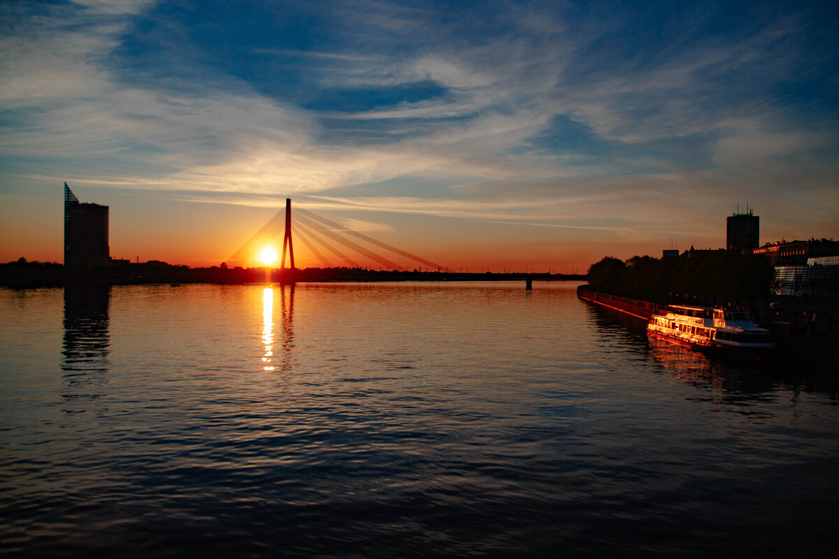 Вантовый мост на закате - Дмитрий 