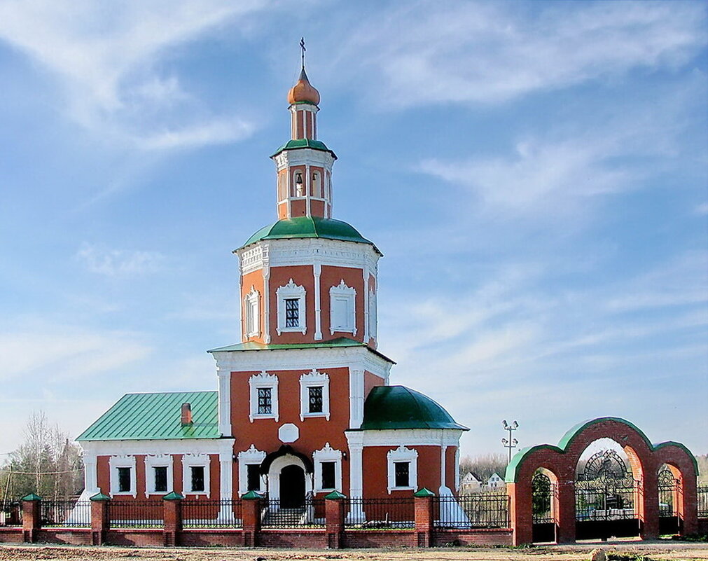 Церковь Покрова Пресвятой Богородицы в Тропарёво - Людмила Смородинская