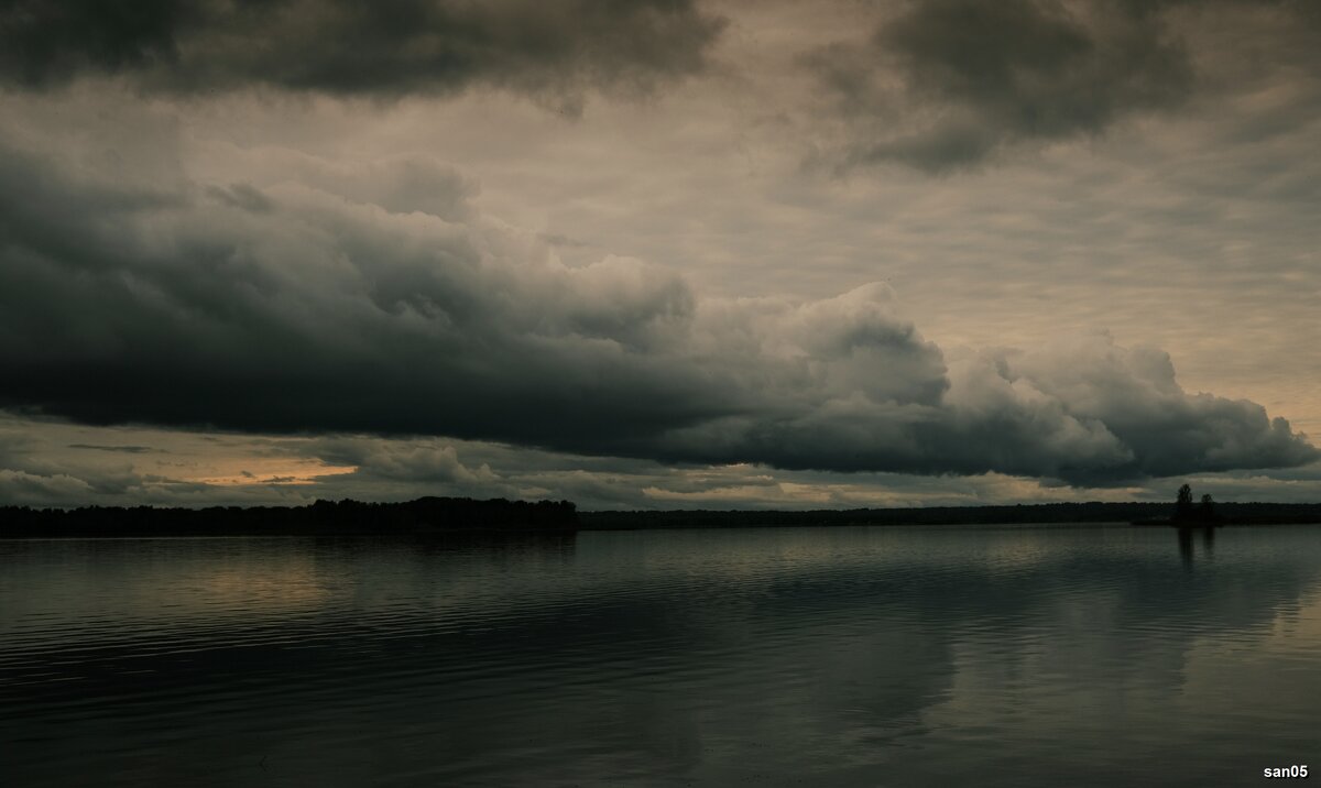 Облака над озером - san05 -  Александр Савицкий