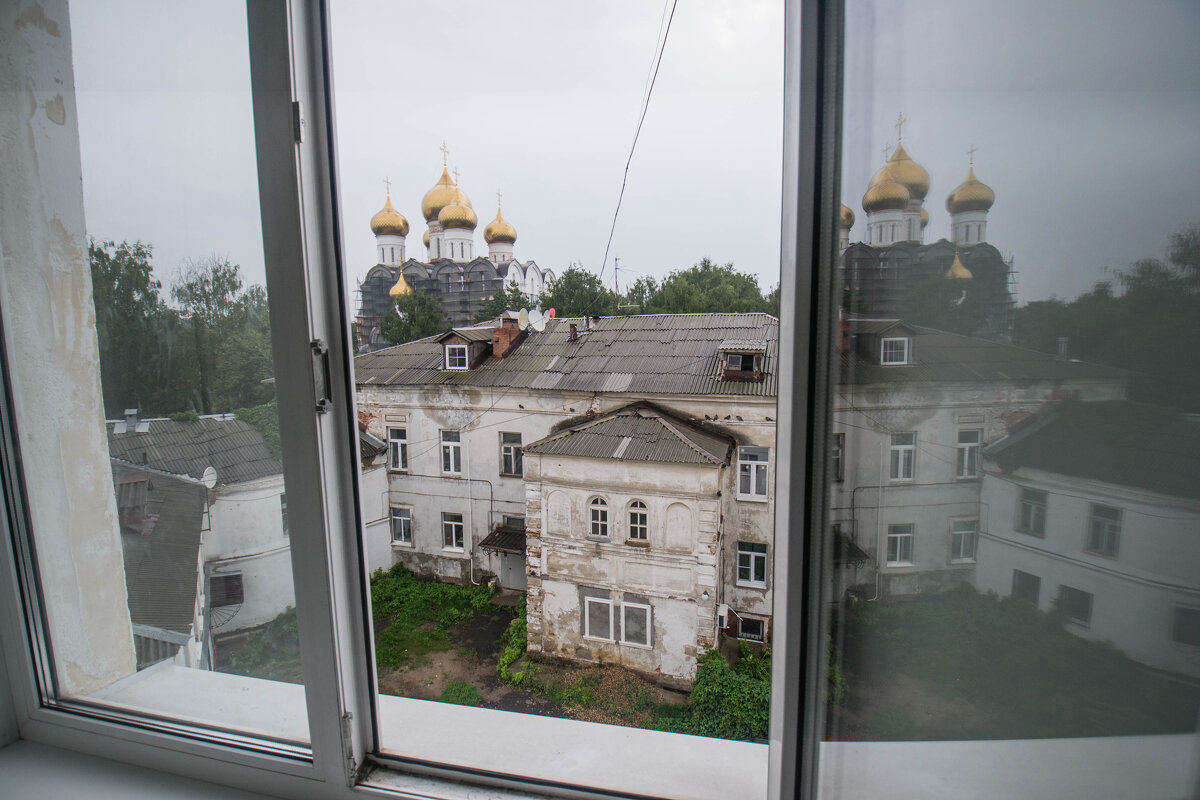 скромный дом на Которосльной набережной - Сергей Лындин