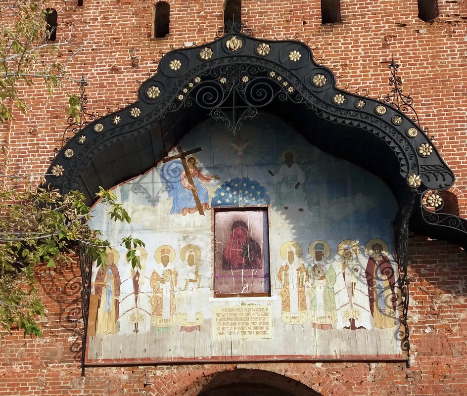 Донская  икона Божией матери над воротами Пятницкой башни - Galina Solovova