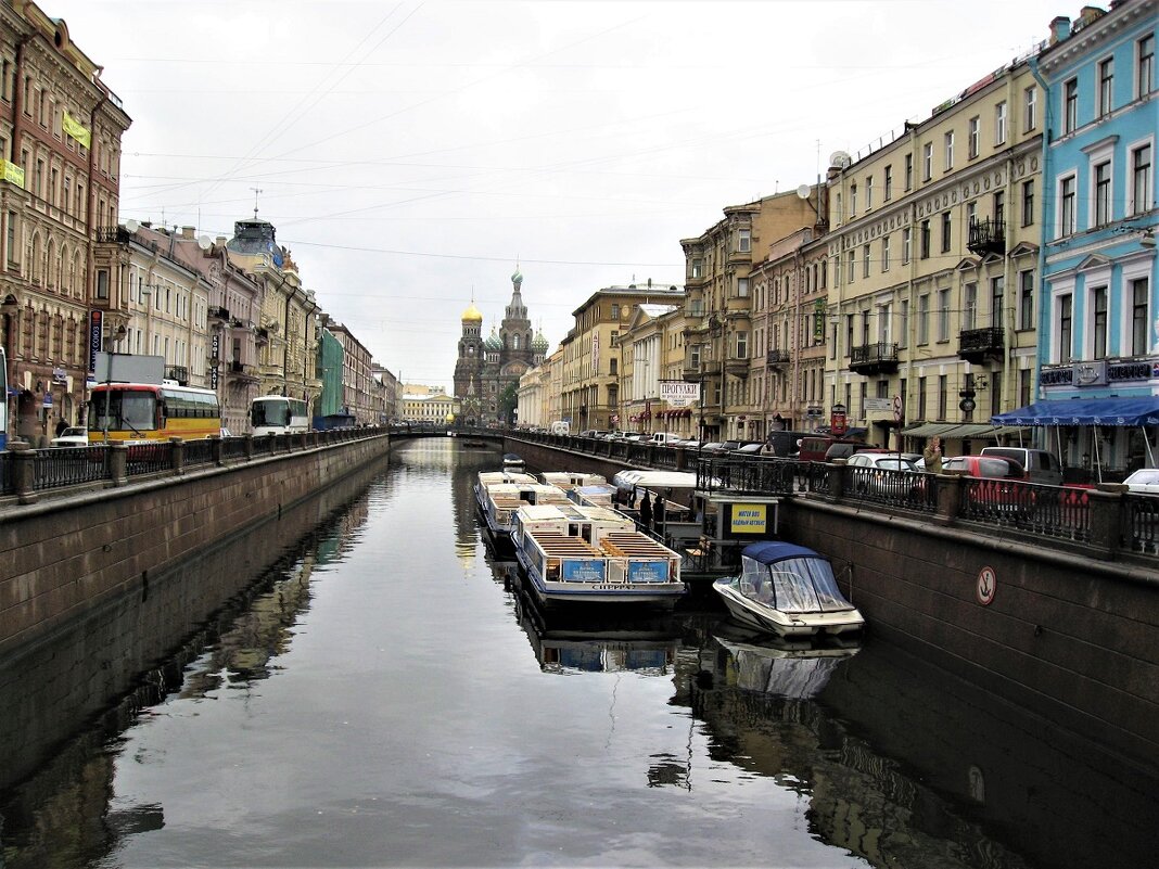 Санкт-Петербург расположен на Северо-Западе России, в восточной части Финского залива. - ЛЮДМИЛА 