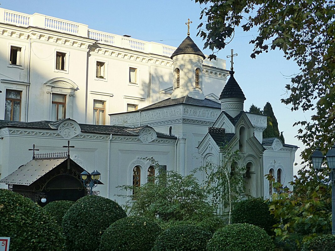 Дворцовая церковь семьи Романовых в Ливадийском дворце - Лидия Бусурина