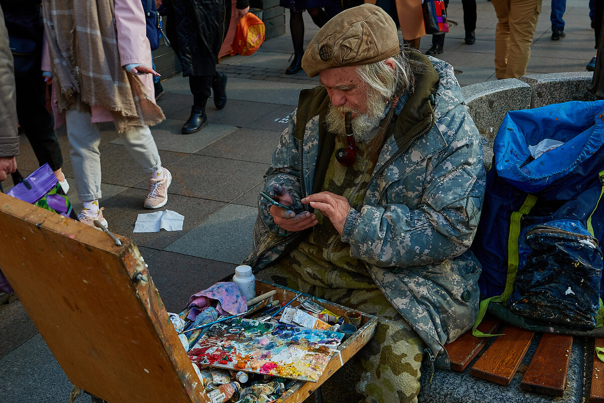 Уличный художник - Геннадий Колосов