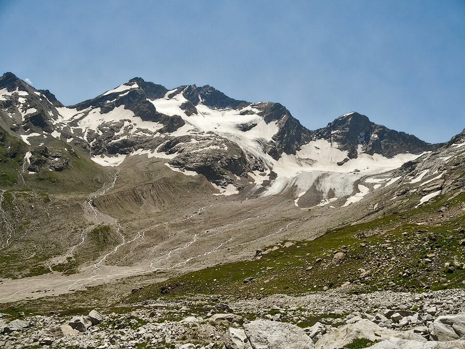 Ледник Чунгурджар (вернее его остатки) охраняющий государственную границу - Петр Фролов