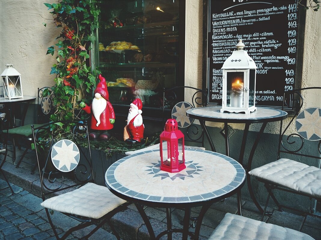 Стокгольм, рождественский  декор уличного кафе - wea *