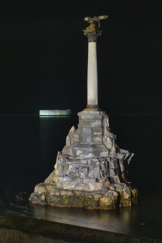 Памятник затопленным кораблям - Игорь Кузьмин