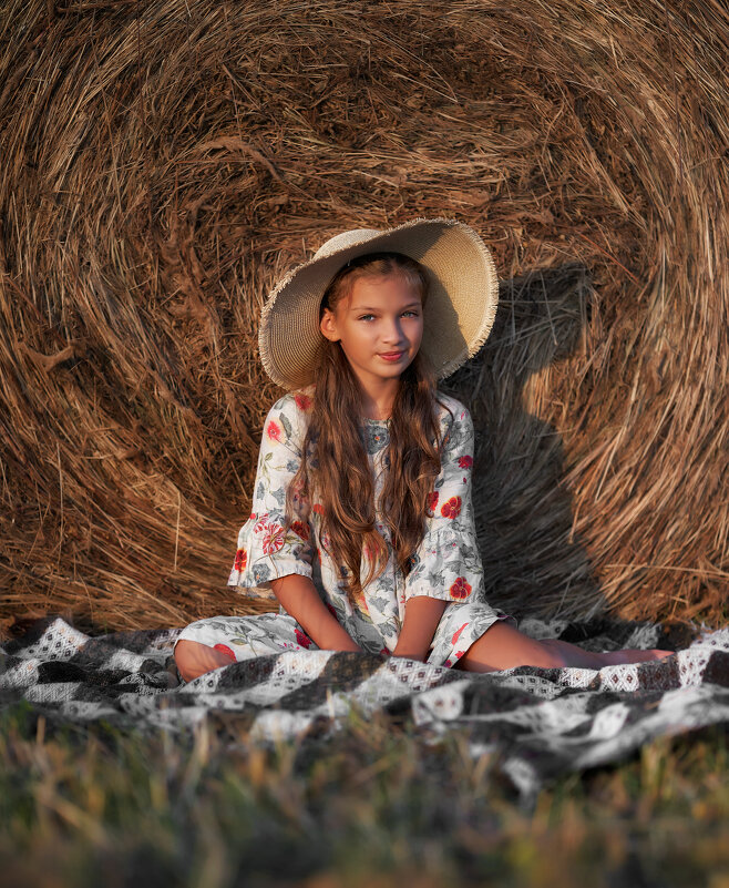 Осенняя фотосессия на стогах сена - Евгений Добрынин