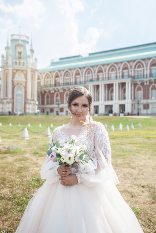 Прекрасная невеста в парке Царицыно - Мария Белавина