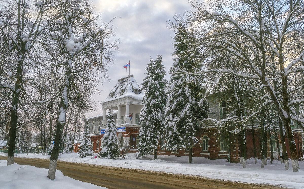 Здание городской администрации - Сергей Цветков