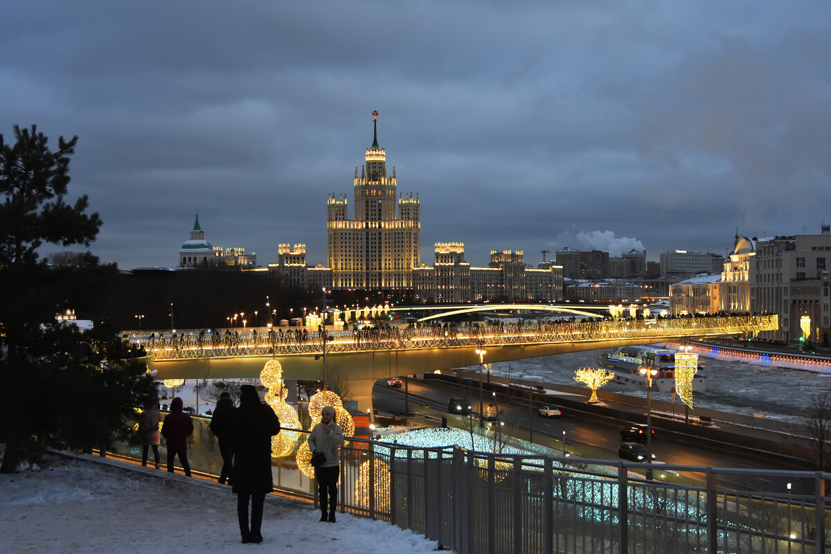 Москва. Зарядье. "Парящий" мост. - Наташа *****