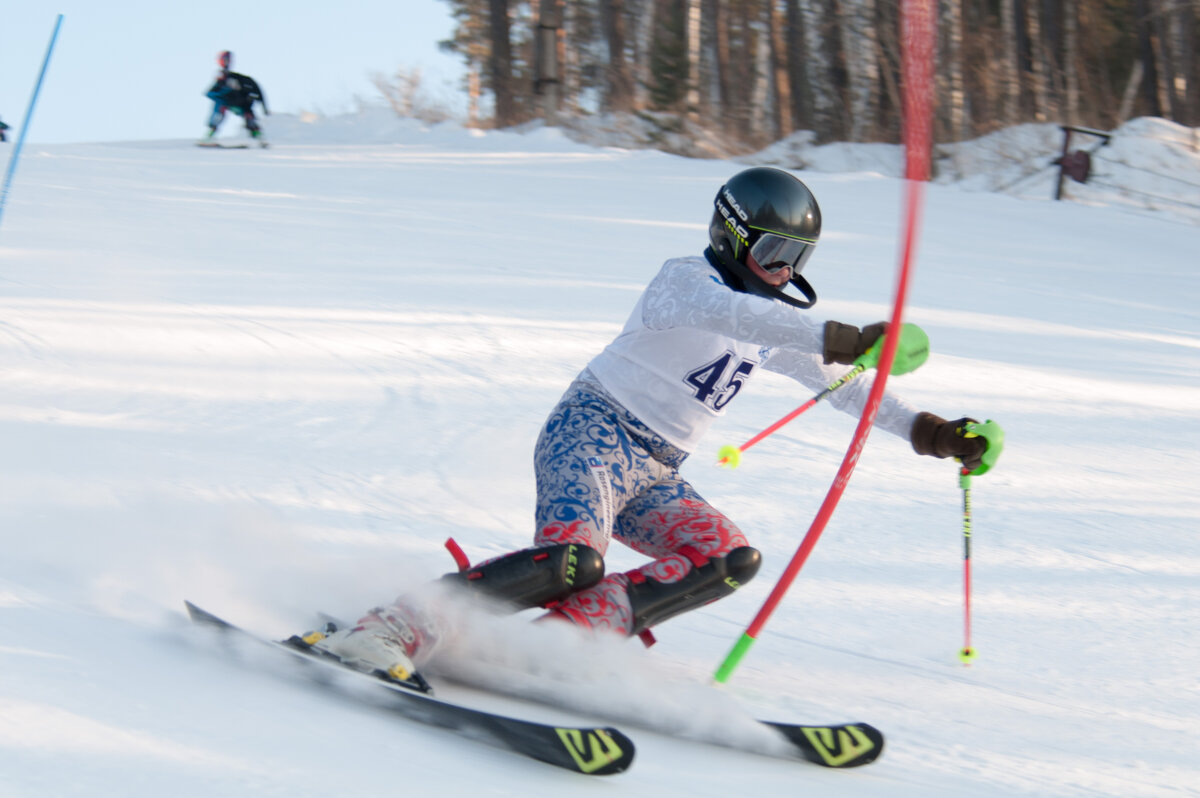 Горные лыжи соревнования - Вадим Басов