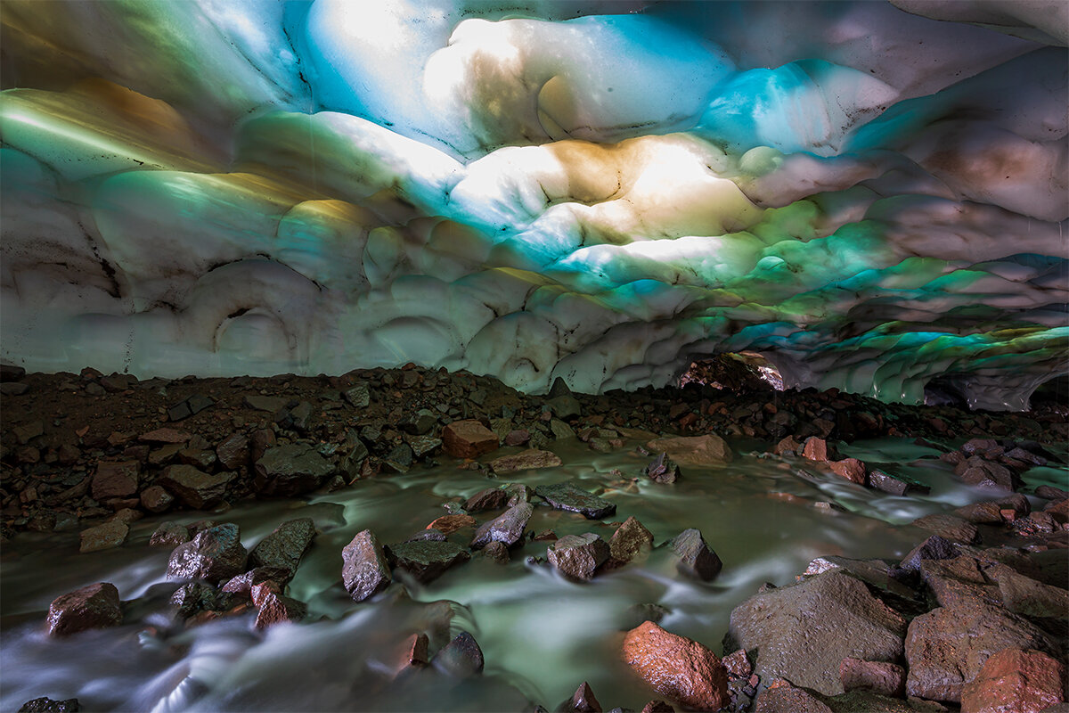 В радужной пещере - Денис Будьков