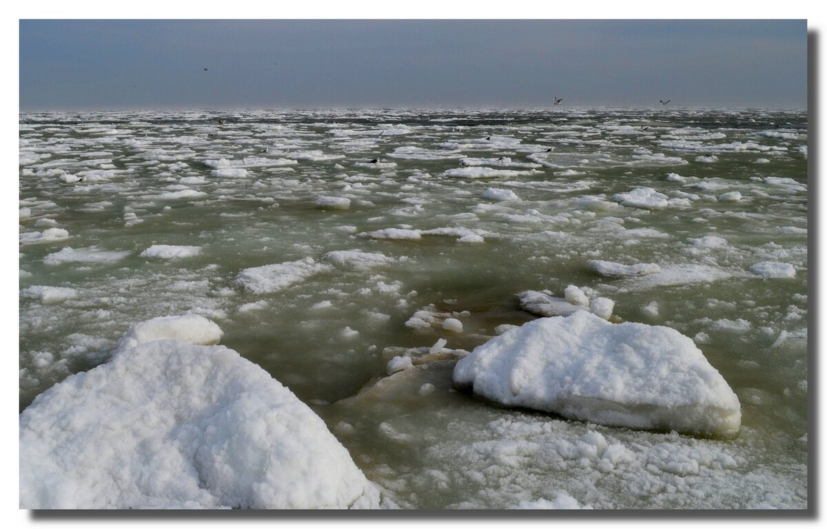 УТРО РАННЕЕ, МОРЕ ЗИМНЕЕ - Анатолий Восточный