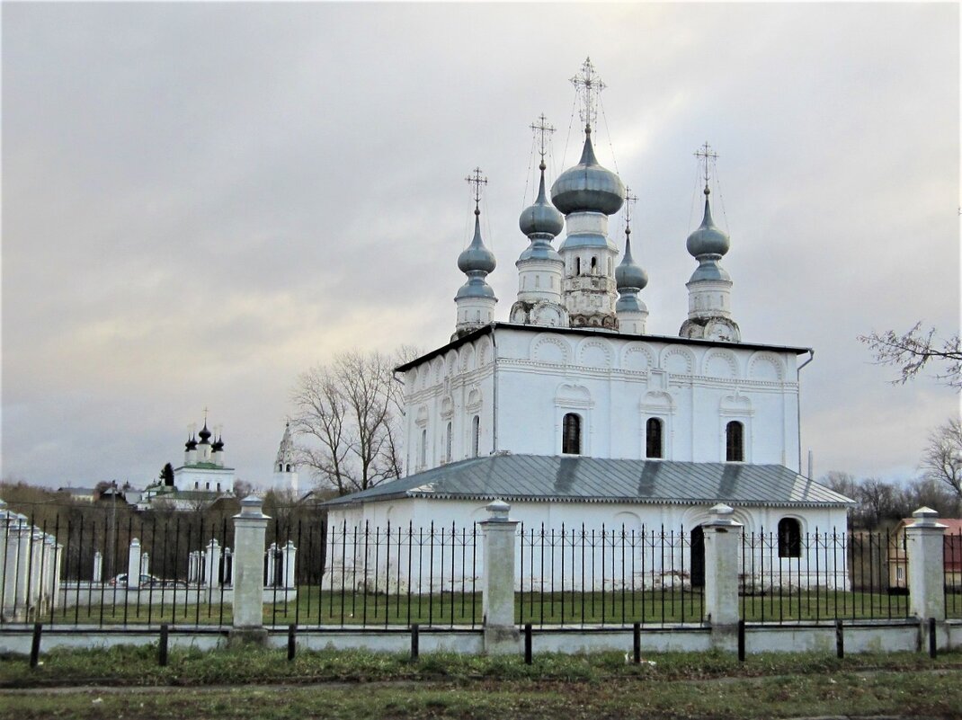 Суздаль — один из самых красивых русских городов, расположенный во Владимирской области; - ЛЮДМИЛА 