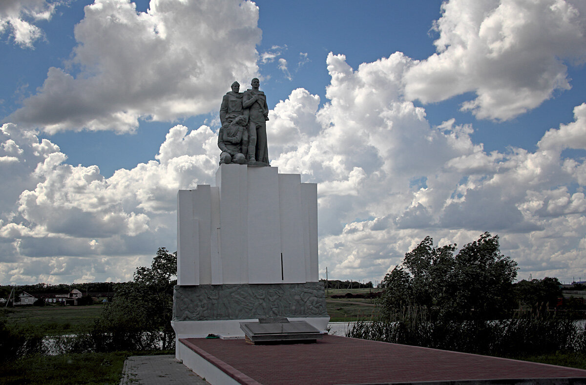 Памятник погибшим односельчанам. Глушицкий. Самарская область - MILAV V