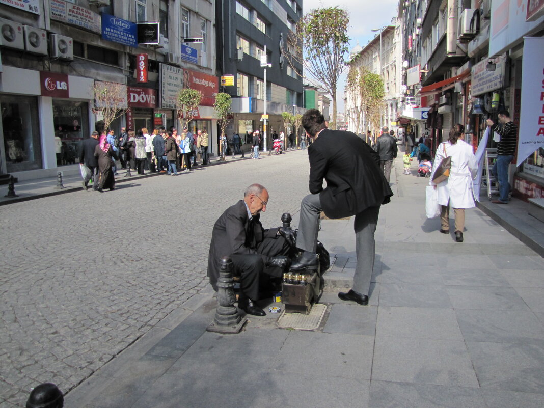 чистильщик обуви в Стамбуле - ИРЭН@ .