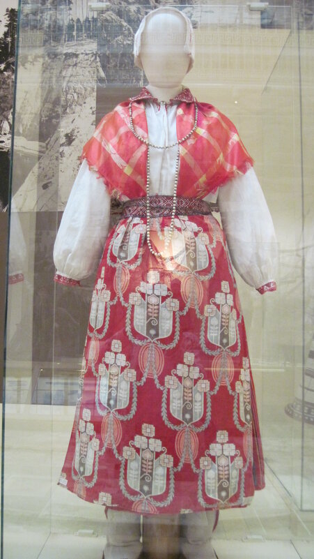 Праздничная одежда эстонской женщины. Начало ХХ в. - Маера Урусова
