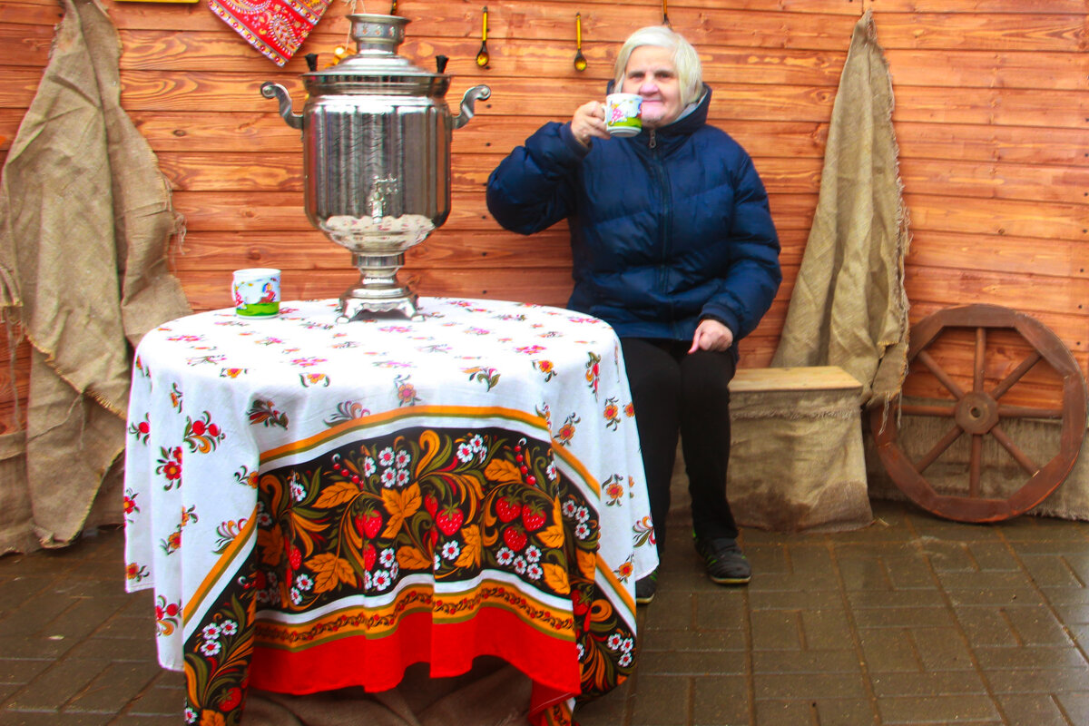 Бабушка с чаем - Ринат Засовский