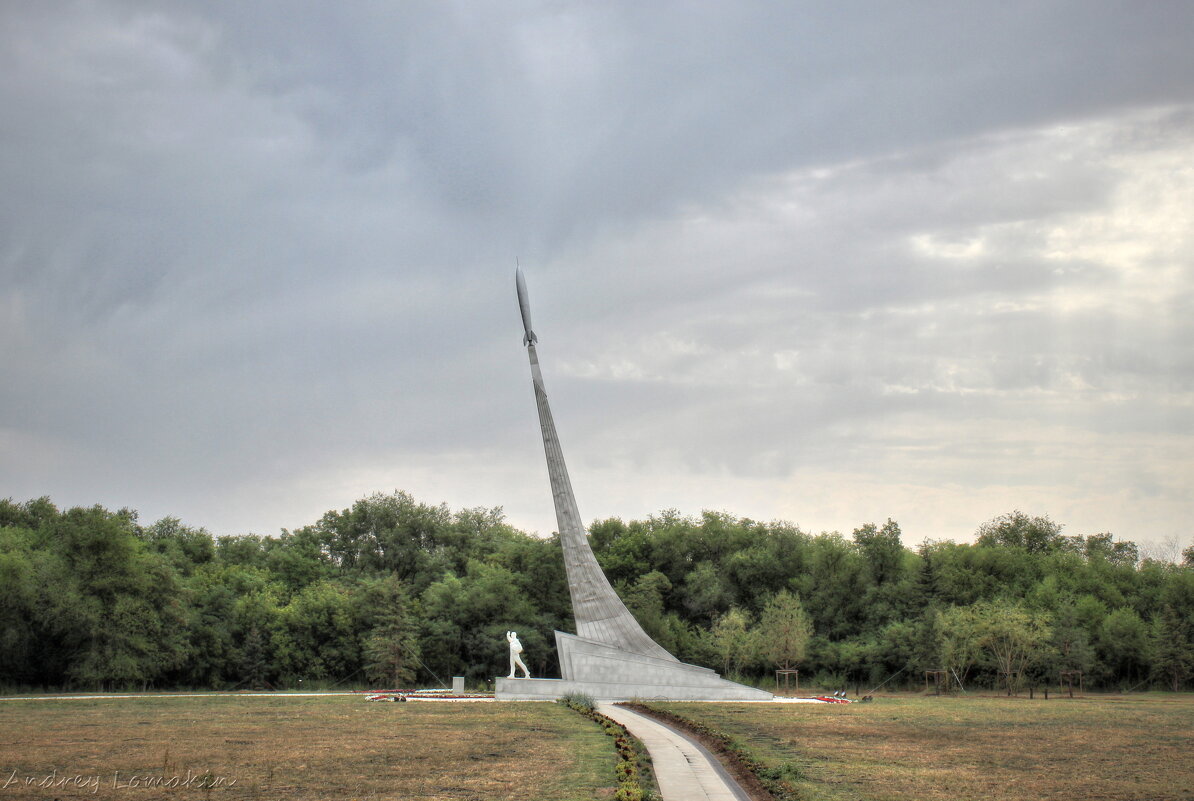 Обелиск на месте приземления Юрия Гагарина - Andrey Lomakin