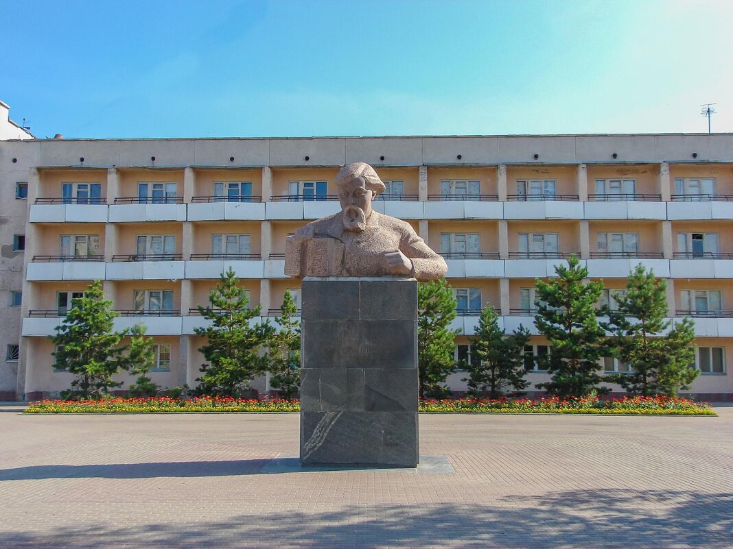 Памятник Ибраю Алтынсарину - Waldemar F.