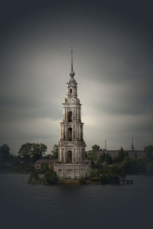 Затопленная колокольня в Калязине - Ольга Гуськова