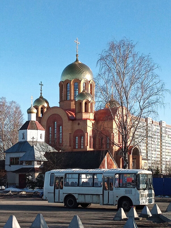 Новая церковь в Кировске около автостанции - Фотогруппа Весна