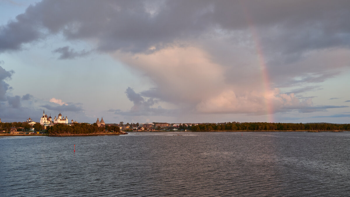 Вечерняя радуга над Большим Соловецким островом - Минихан Сафин