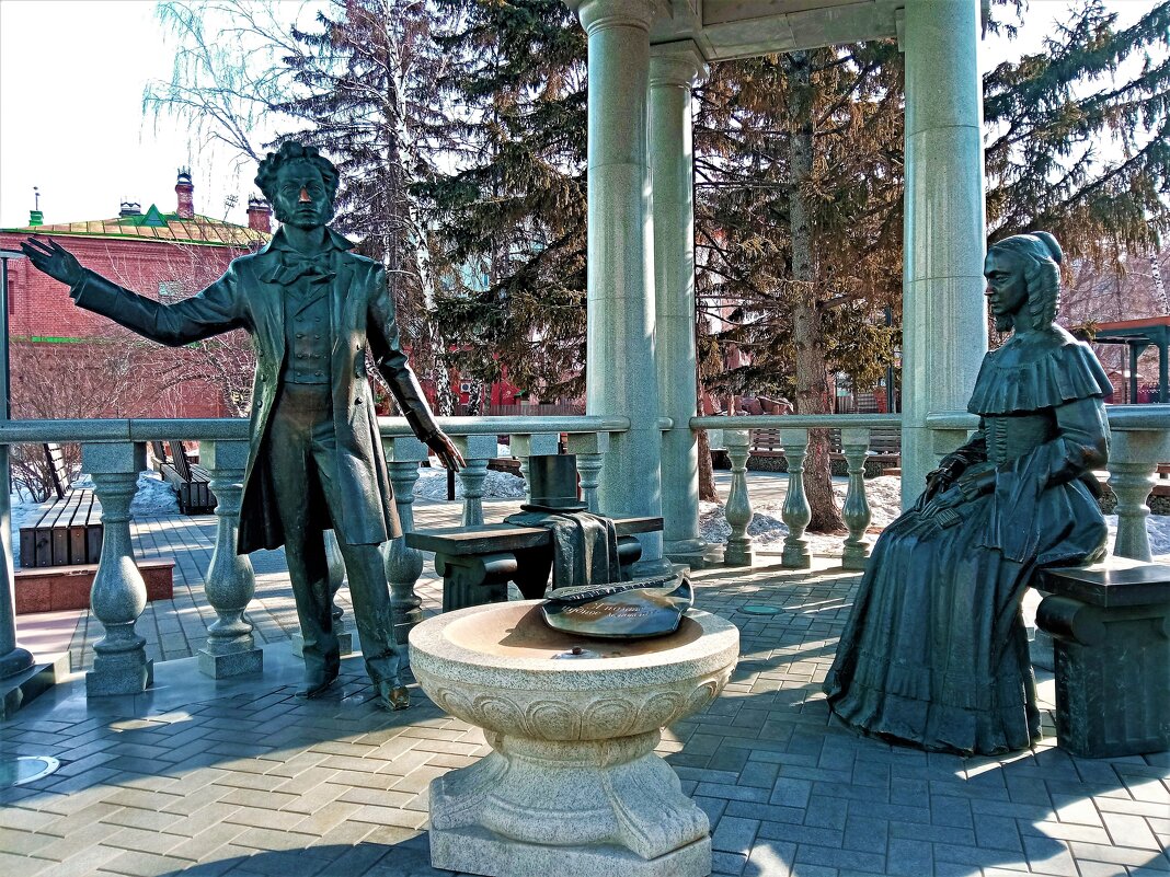 Памятник А. Пушкину и Н. Гончаровой - Василий 