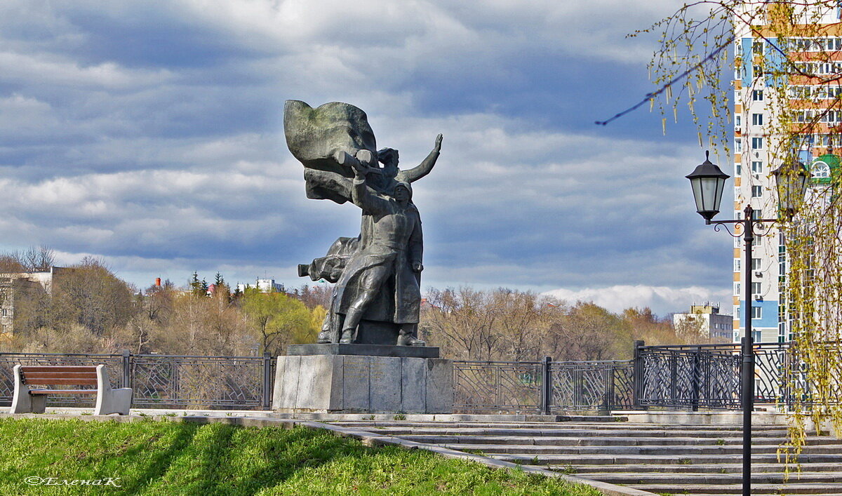 Памятник героям освободителям г Орла на "Стрелке" - Елена Кирьянова