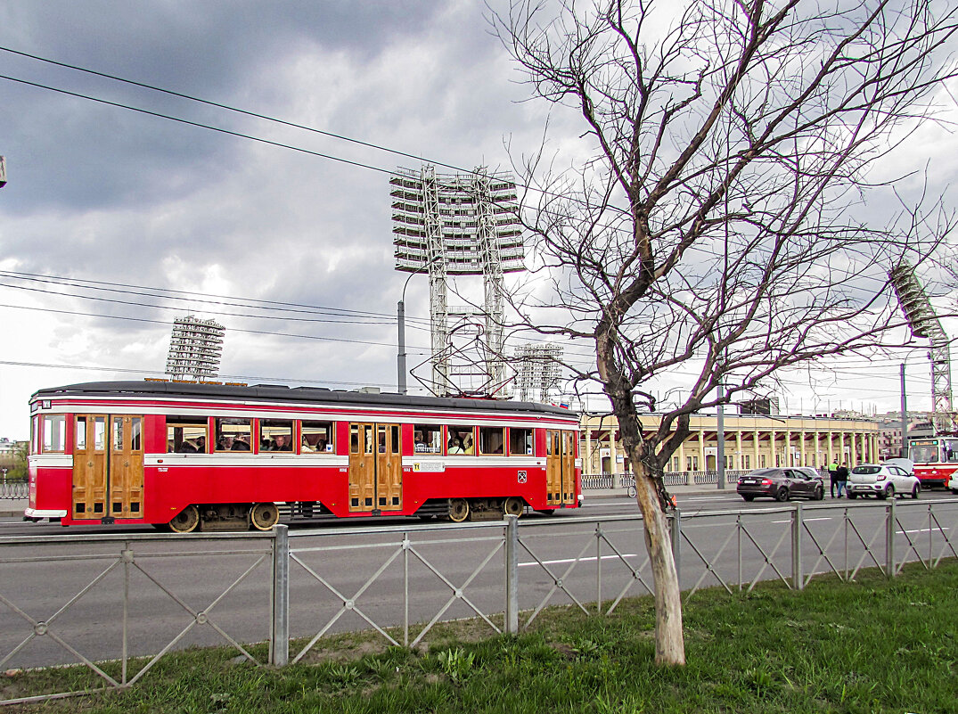 Экскурсионный трамвайчик - Любовь Зинченко 