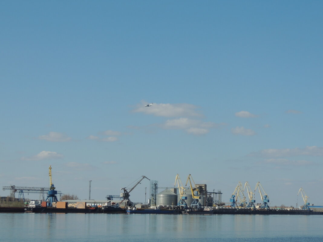 Вид с Городского острова на порт АЦКК - Евгения Чередниченко