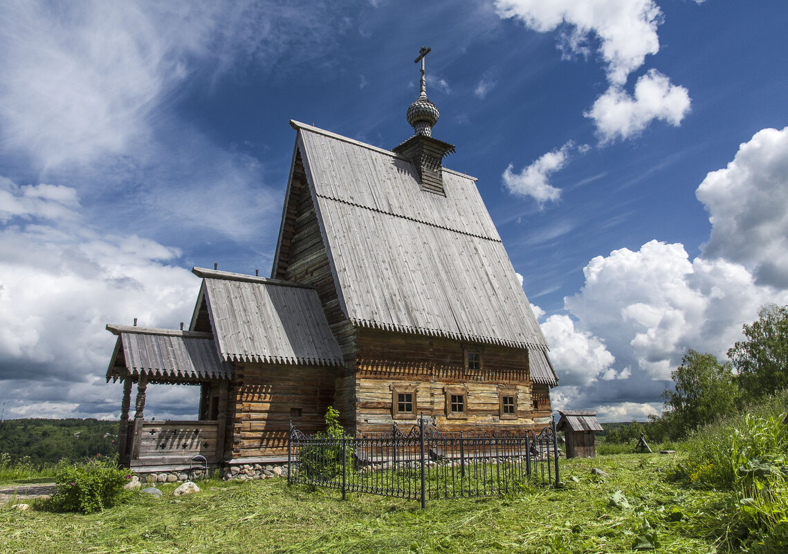 Деревянная Воскресенская  церковь в Плёсе - Ольга Гуськова