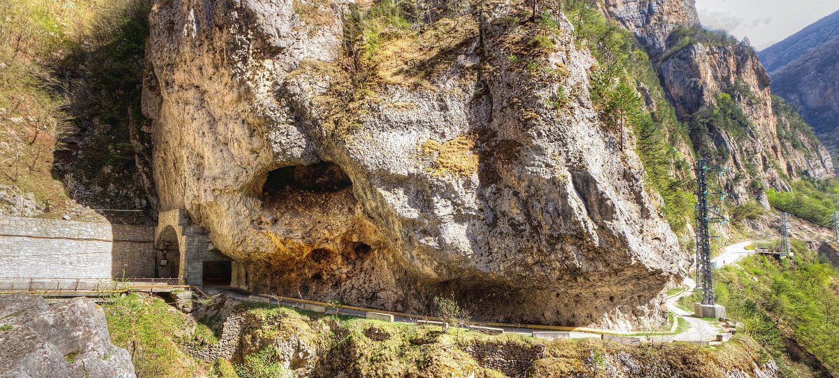 Тоннель в скале - Константин 