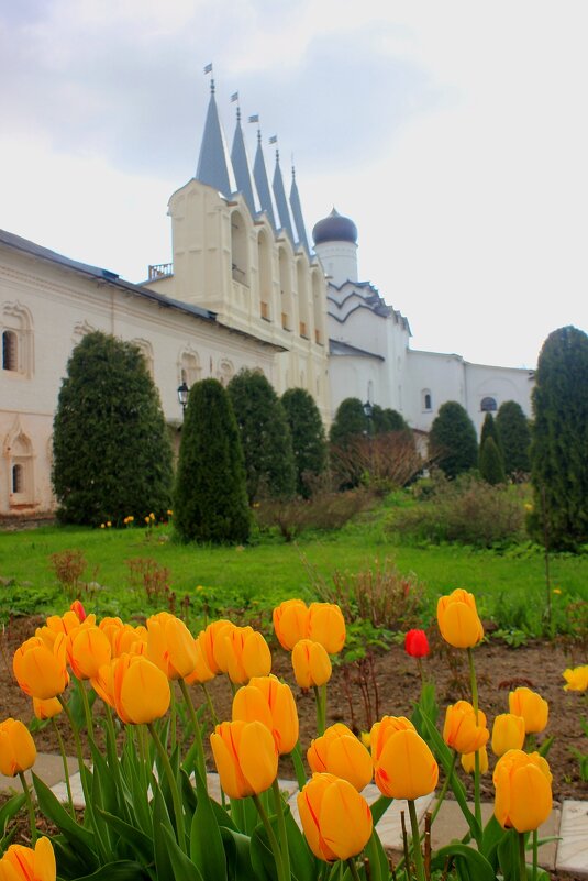 весений монастырь - Сергей Кочнев
