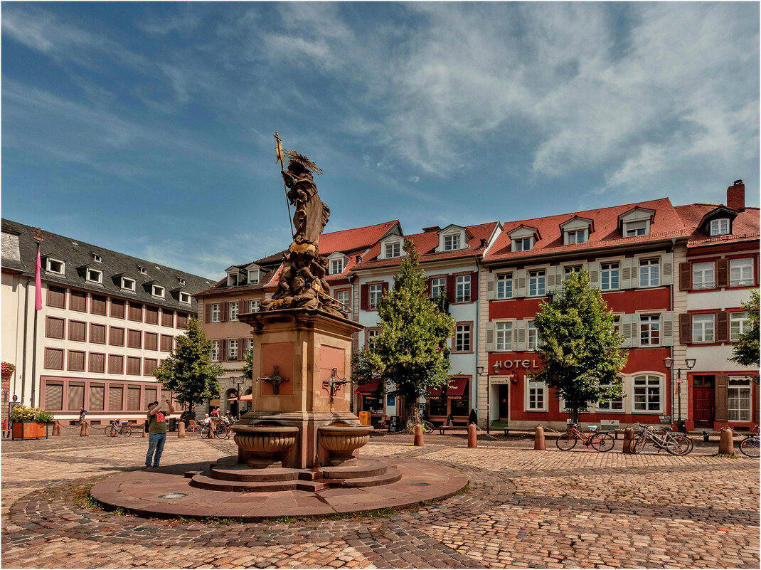 Корнмаркт со статуей Мадонны/Heidelberg, Germany/ - Bo Nik