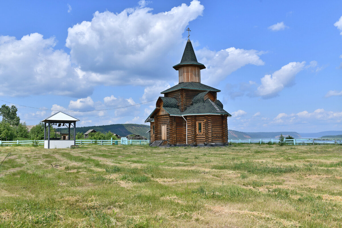 Обкошенная церковь - Сергей Шаврин