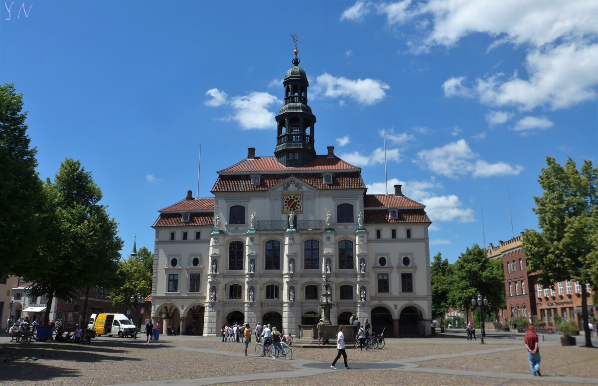 Люнебург. Ратуша. (Rathaus Lüneburg) - Nina Yudicheva