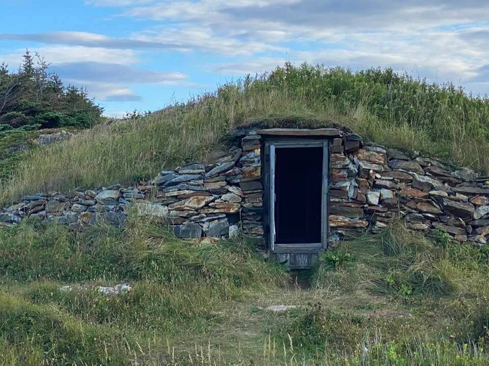 Старинные рыбацкие погреба на Ньюфаундленде - Одиноков Юрий 