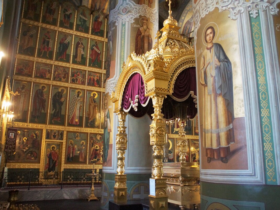 Рака с частью мощей свт. Гурия архиепископа Казанского - Наталья Т
