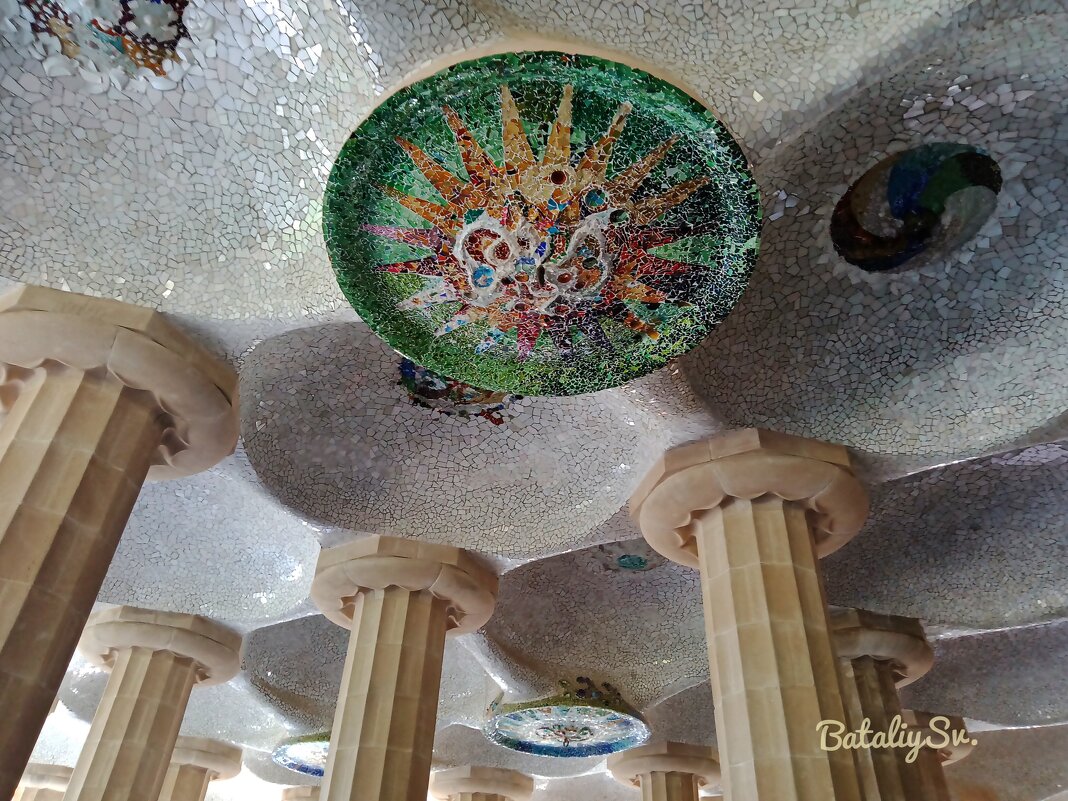 мозаичный потолок(в парке Гуэль) - Светлана Баталий
