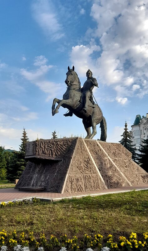 Памятник генералу А.Ермолову. - Зоя Чария