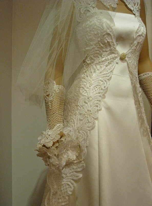 Фрагмент свадебного платья.Вологодский музей кружев - Gala 