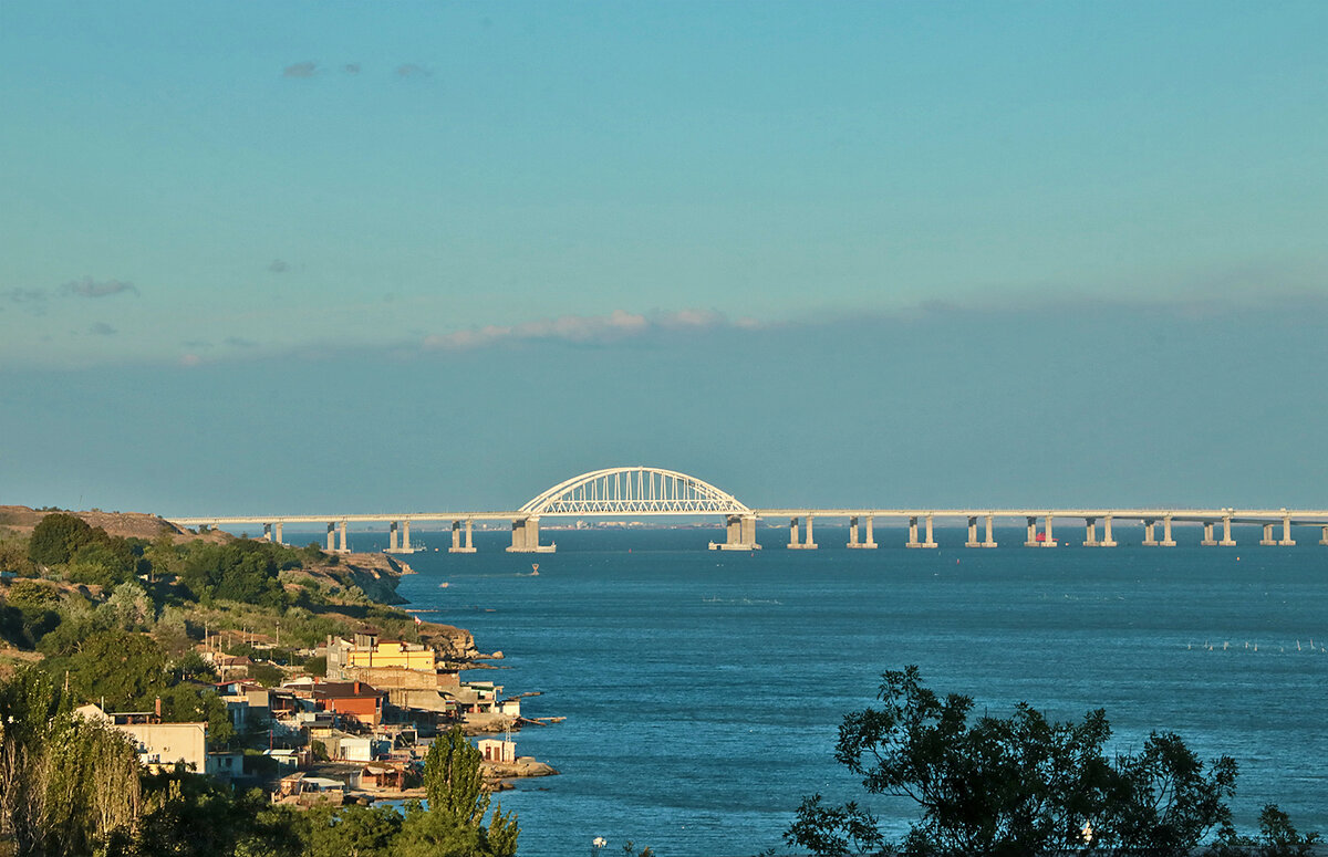 Вид на Крымский мост из Керчи - Светлана 