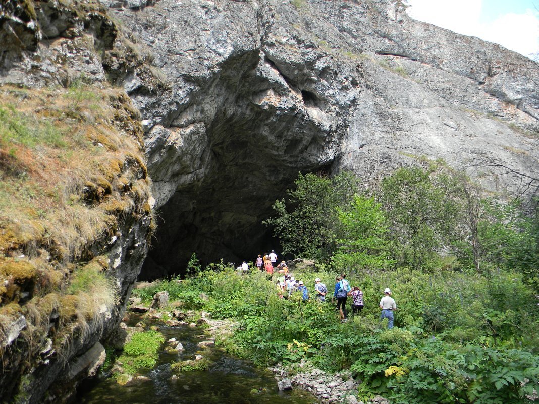Вход в Капову пещеру - Вера Щукина